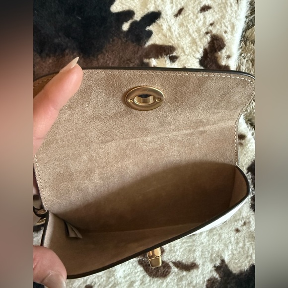 🎾 Coach Tennis Racket Print Sunglasses Case | Like New - Picture 4 of 5